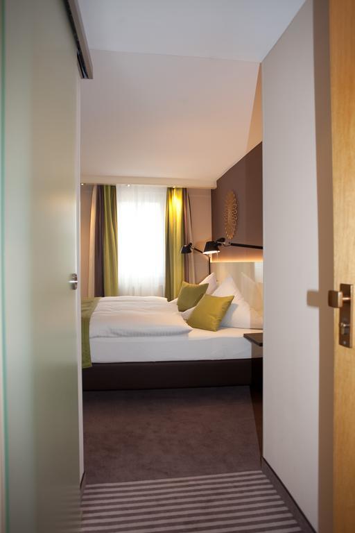 Hotel-Restaurant Arneggers Adler Tiefenbronn Eksteriør bilde